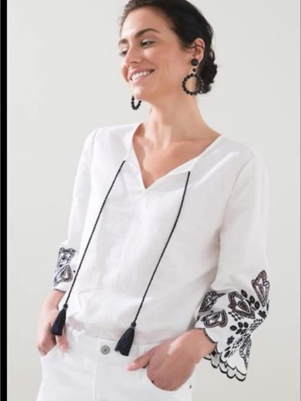 Chico's size 3 (XL) White Embroidered linen V-Neck peasant Tunic blouse